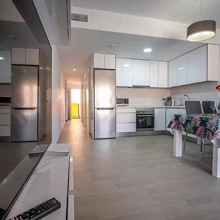 Daire Sea & Sun Apartment *